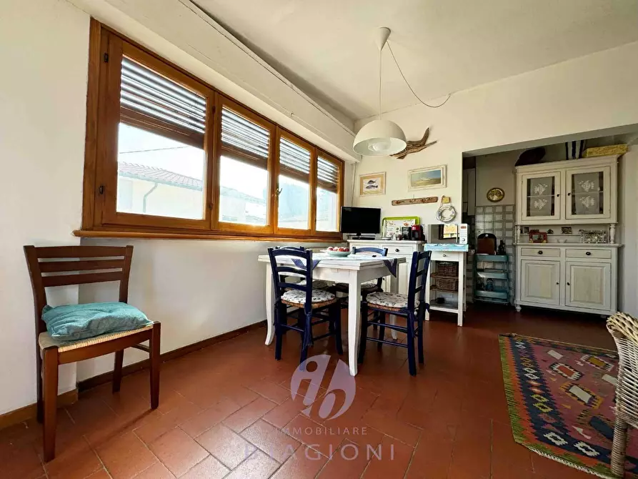 Immagine 2 di Appartamento in vendita  a Pietrasanta