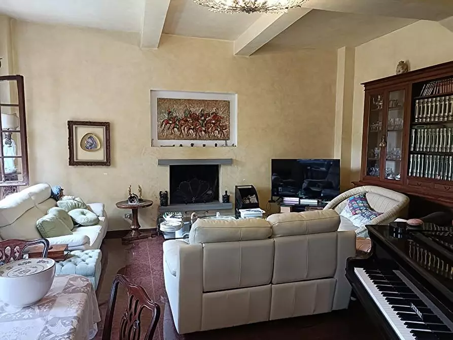 Immagine 23 di Casa indipendente in vendita  a Carrara