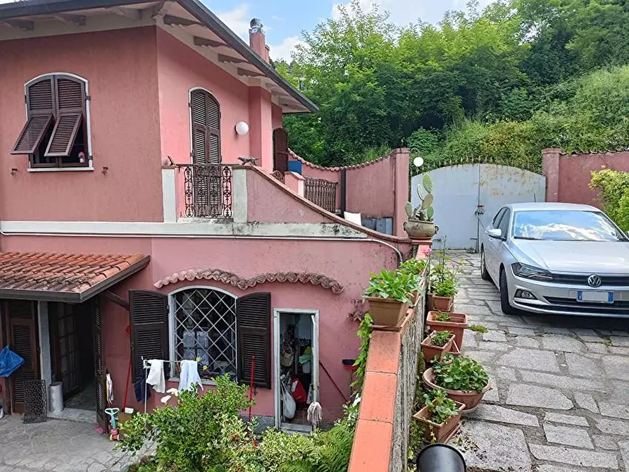 Immagine 2 di Casa indipendente in vendita  a Carrara