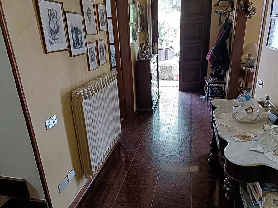 Immagine 16 di Casa indipendente in vendita  a Carrara