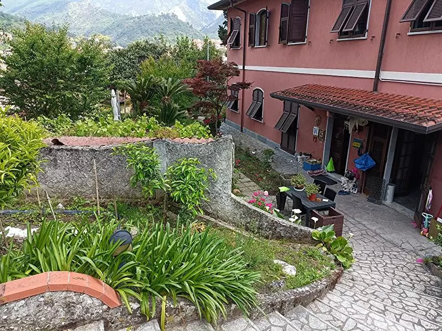 Immagine 4 di Casa indipendente in vendita  a Carrara