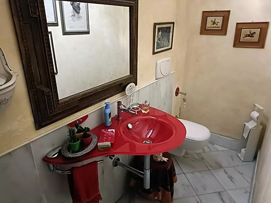 Immagine 27 di Casa indipendente in vendita  a Carrara