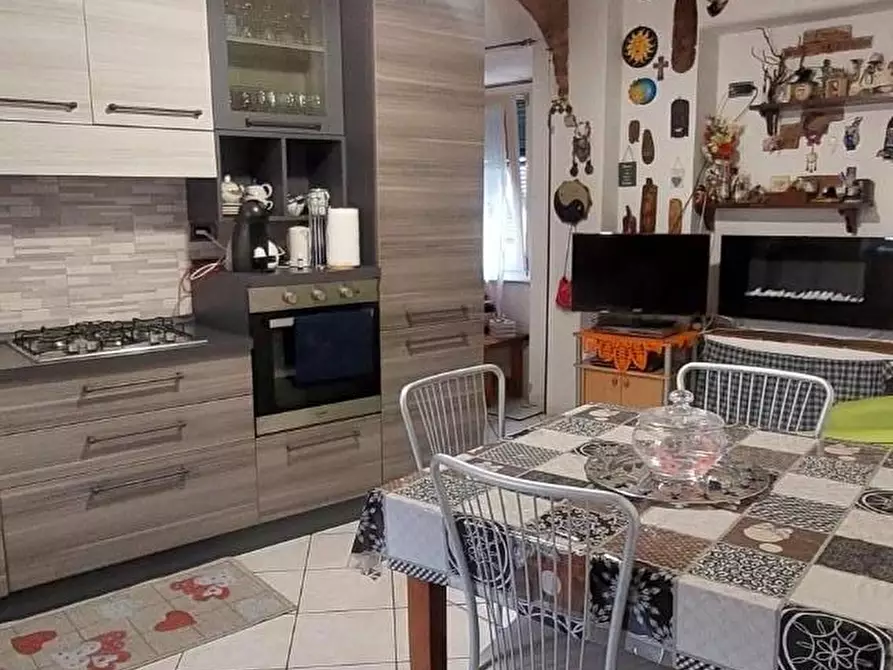 Immagine 6 di Appartamento in vendita  a Carrara