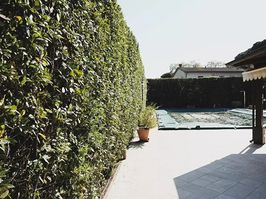 Immagine 12 di Villa in vendita  a Pisa