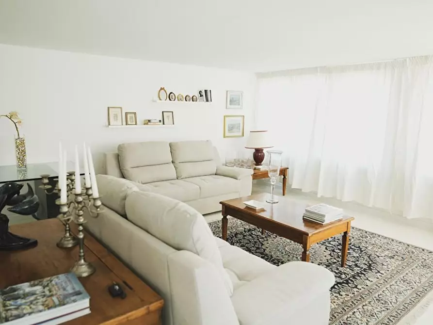 Immagine 19 di Villa in vendita  a Pisa