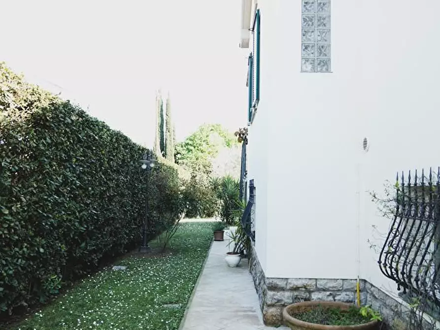 Immagine 6 di Villa in vendita  a Pisa