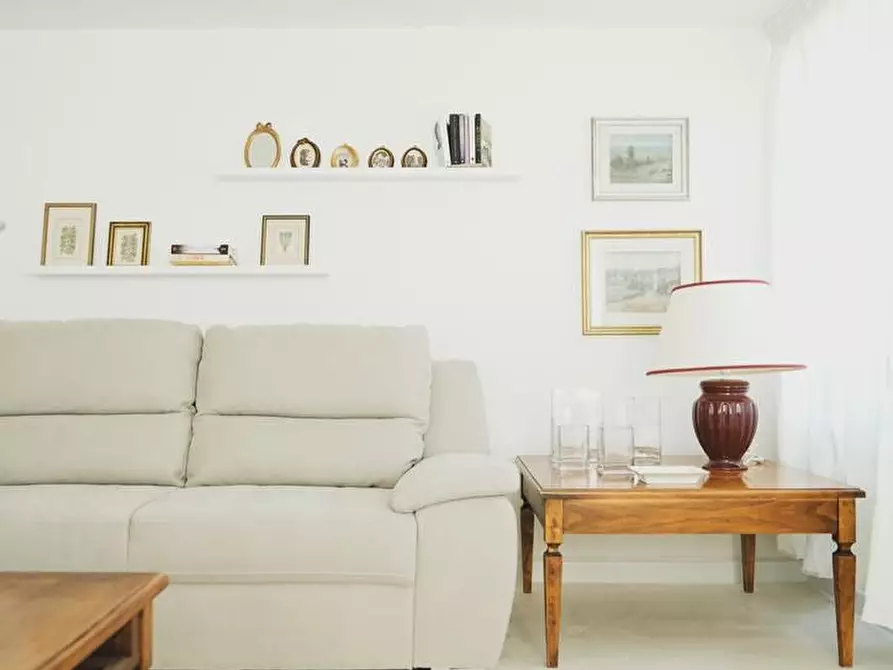 Immagine 37 di Villa in vendita  a Pisa