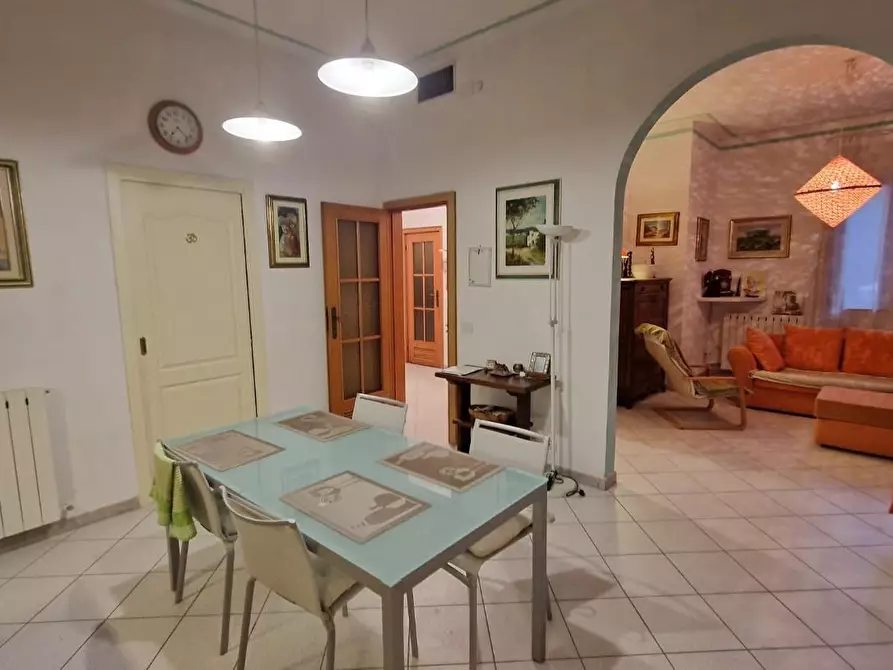 Immagine 18 di Villa in vendita  a Viareggio