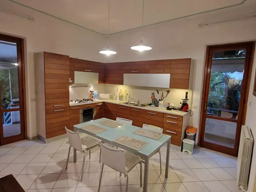 Immagine 20 di Villa in vendita  a Viareggio