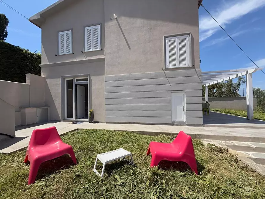 Immagine 5 di Casa bifamiliare in vendita  a Livorno