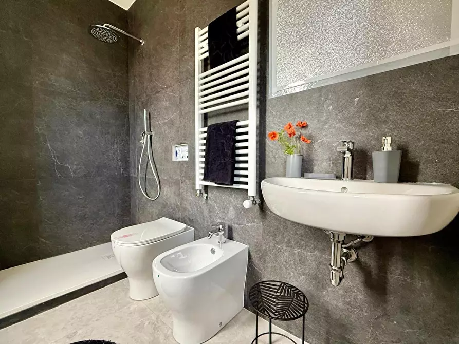 Immagine 52 di Casa bifamiliare in vendita  a Livorno