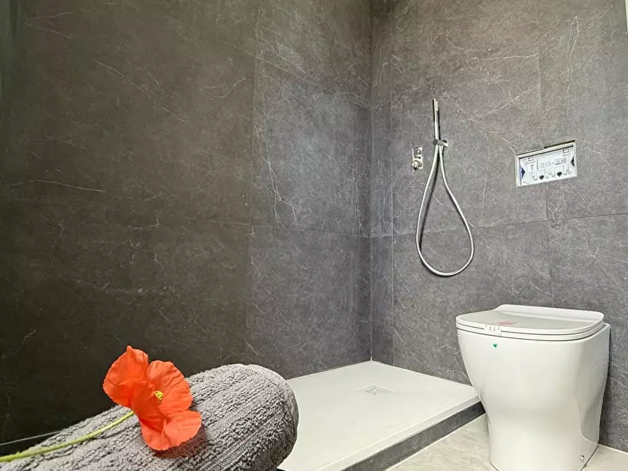 Immagine 54 di Casa bifamiliare in vendita  a Livorno