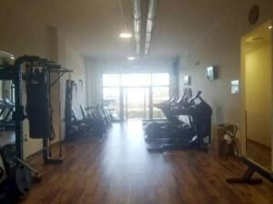 Immagine 2 di Locale commerciale in vendita  a Montignoso