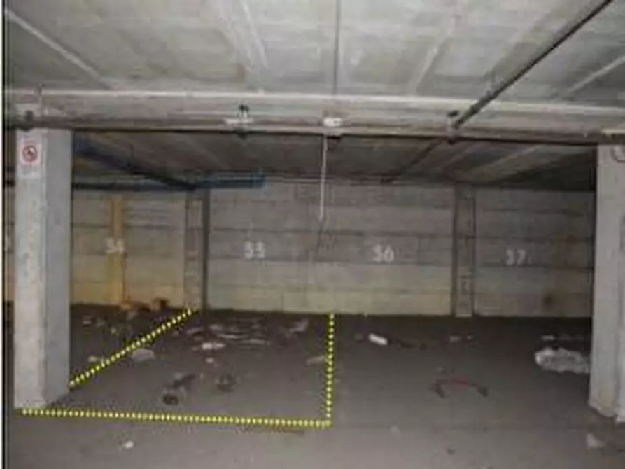 Immagine 4 di Ufficio in vendita  a Montignoso