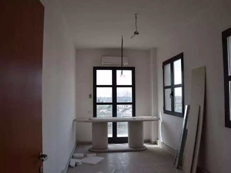 Immagine 5 di Ufficio in vendita  a Montignoso