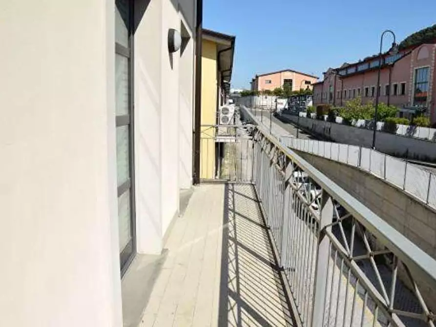 Immagine 3 di Ufficio in vendita  a Montignoso