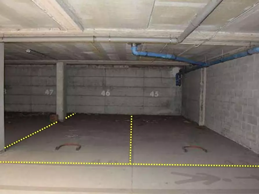 Immagine 5 di Ufficio in vendita  a Montignoso