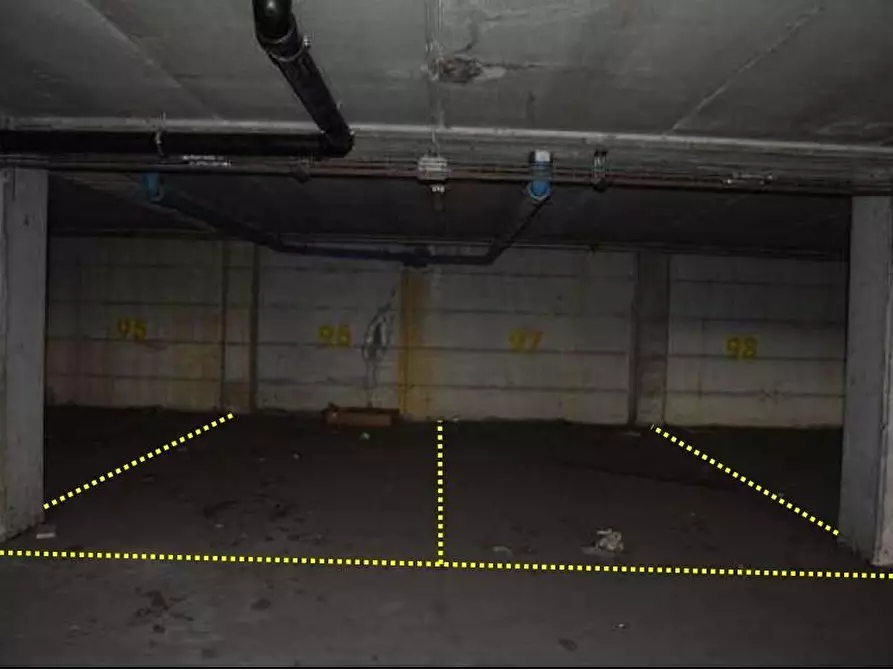 Immagine 5 di Ufficio in vendita  a Montignoso