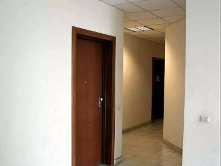 Immagine 4 di Ufficio in vendita  a Montignoso