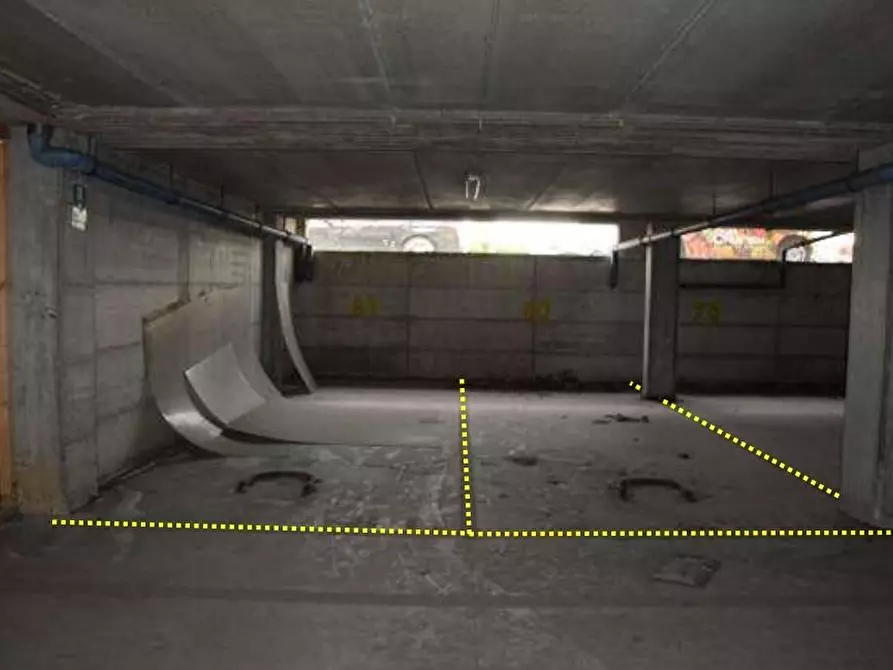 Immagine 3 di Ufficio in vendita  a Montignoso