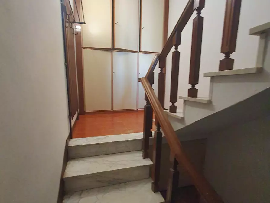 Immagine 42 di Casa bifamiliare in vendita  a Lucca