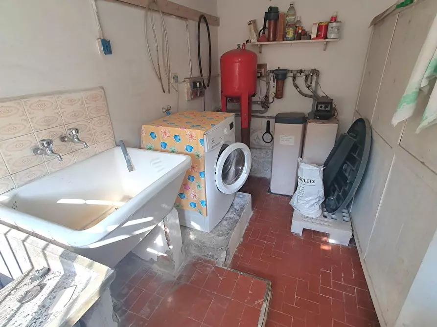 Immagine 50 di Casa bifamiliare in vendita  a Lucca