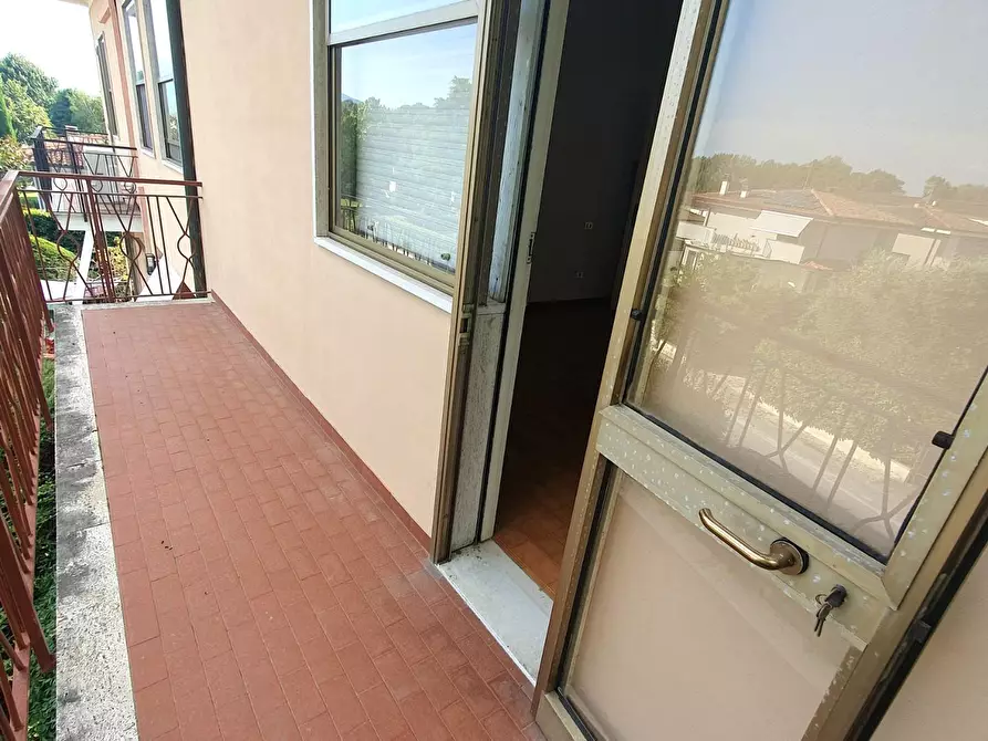 Immagine 28 di Casa bifamiliare in vendita  a Lucca