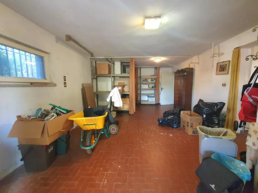Immagine 43 di Casa bifamiliare in vendita  a Lucca