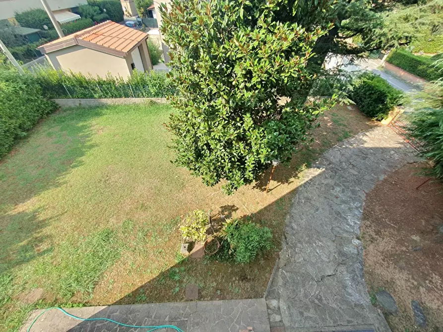 Immagine 40 di Casa bifamiliare in vendita  a Lucca