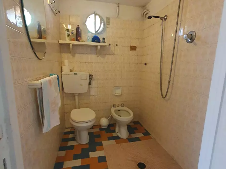 Immagine 46 di Casa bifamiliare in vendita  a Lucca