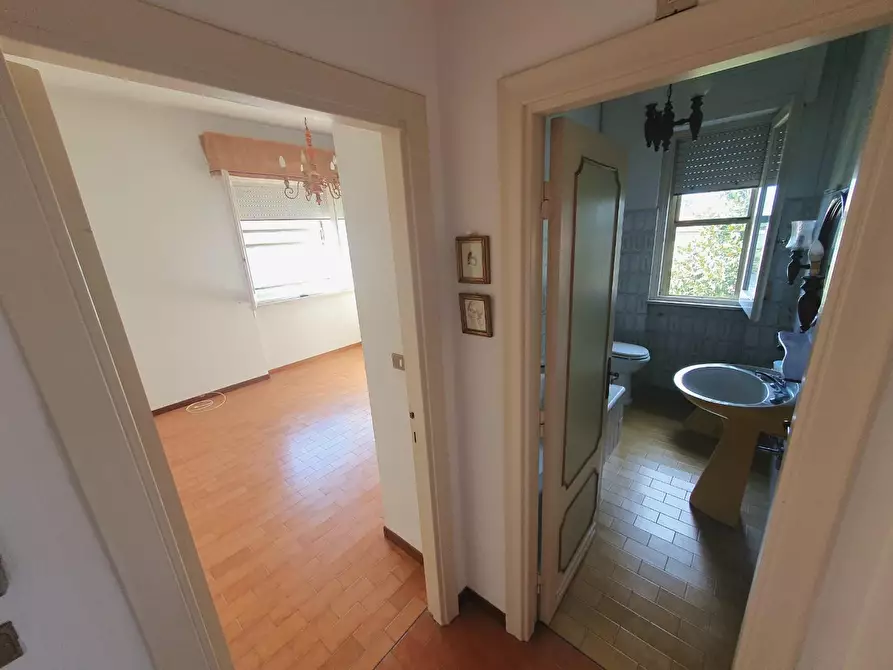 Immagine 32 di Casa bifamiliare in vendita  a Lucca