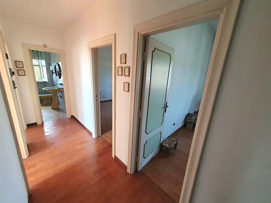 Immagine 22 di Casa bifamiliare in vendita  a Lucca