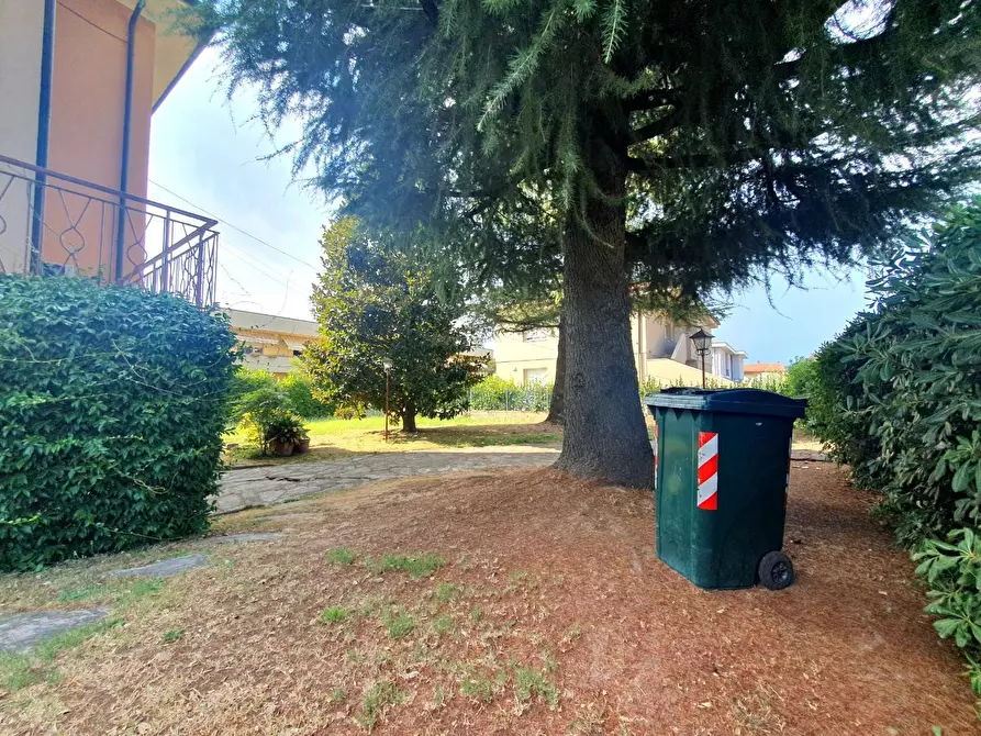 Immagine 51 di Casa bifamiliare in vendita  a Lucca