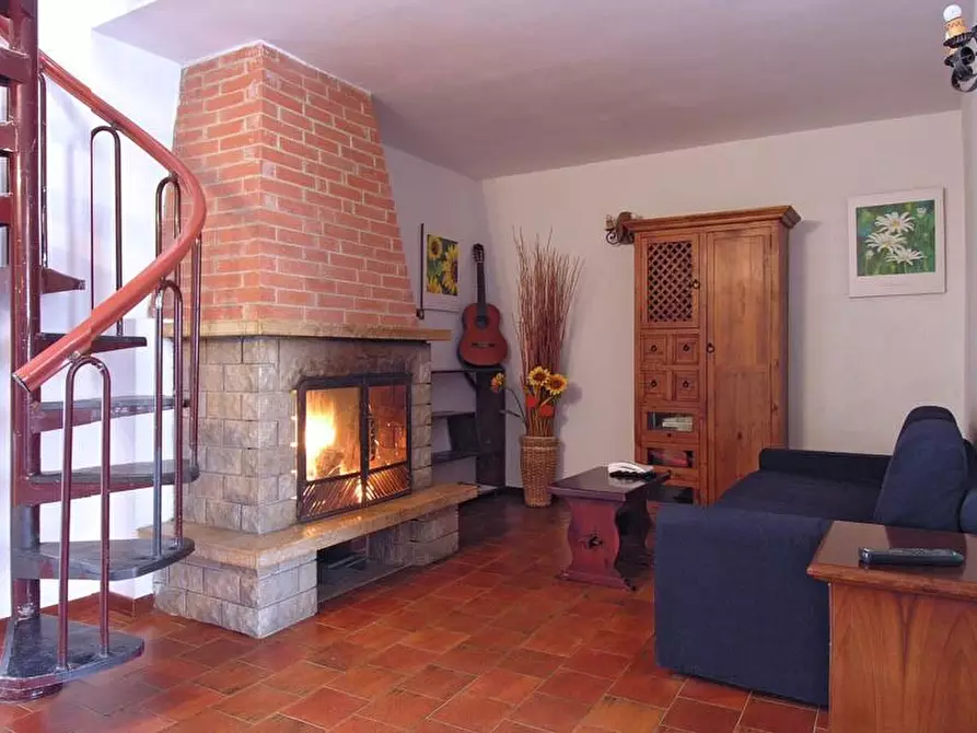 Immagine 3 di Villa in vendita  a Fauglia