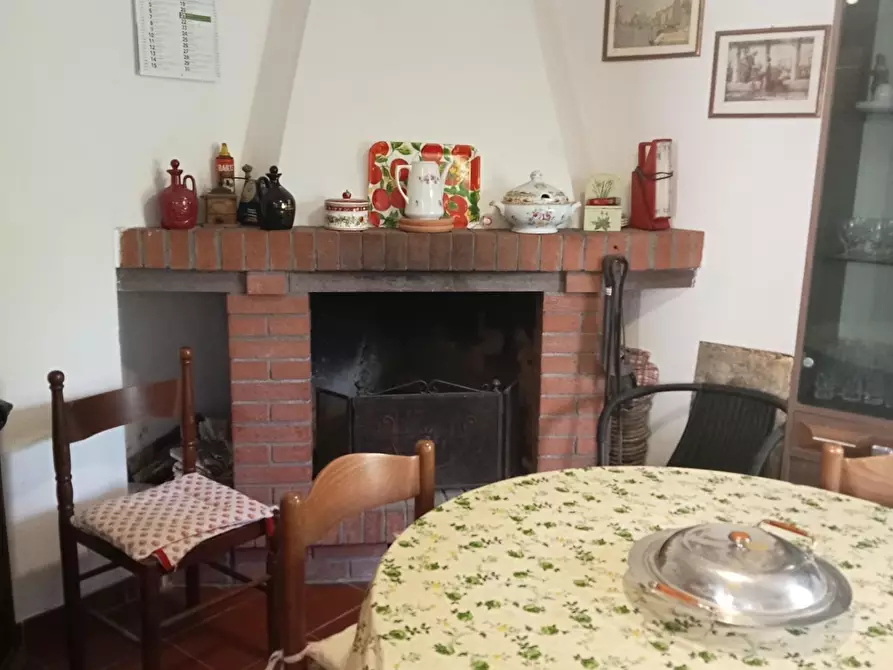 Immagine 1 di Porzione di casa in vendita  a Podenzana