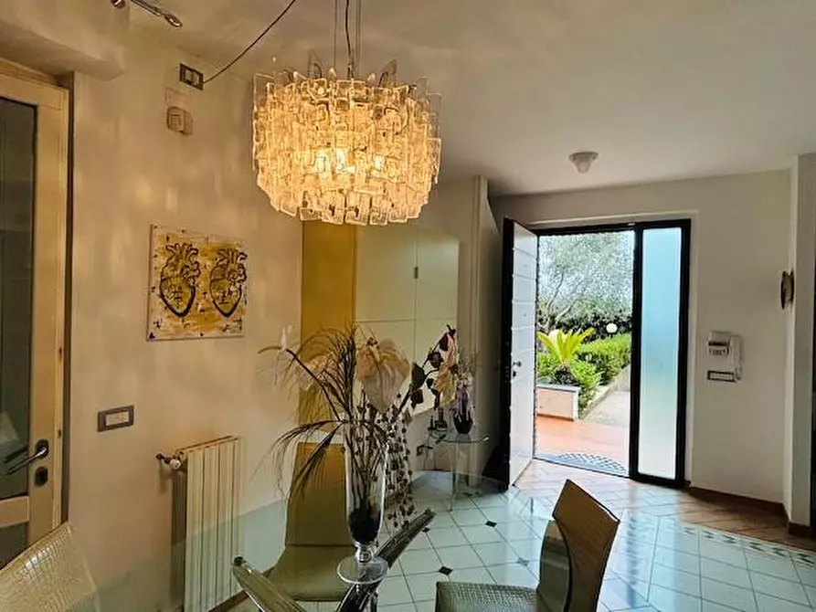 Immagine 8 di Casa bifamiliare in vendita  a Livorno