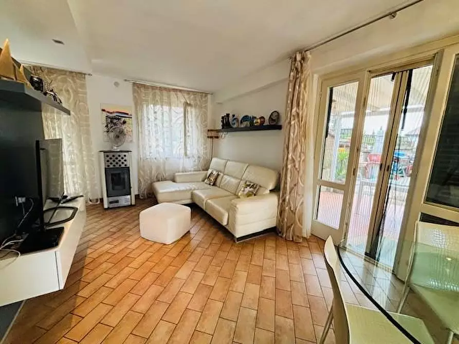 Immagine 12 di Casa bifamiliare in vendita  a Livorno