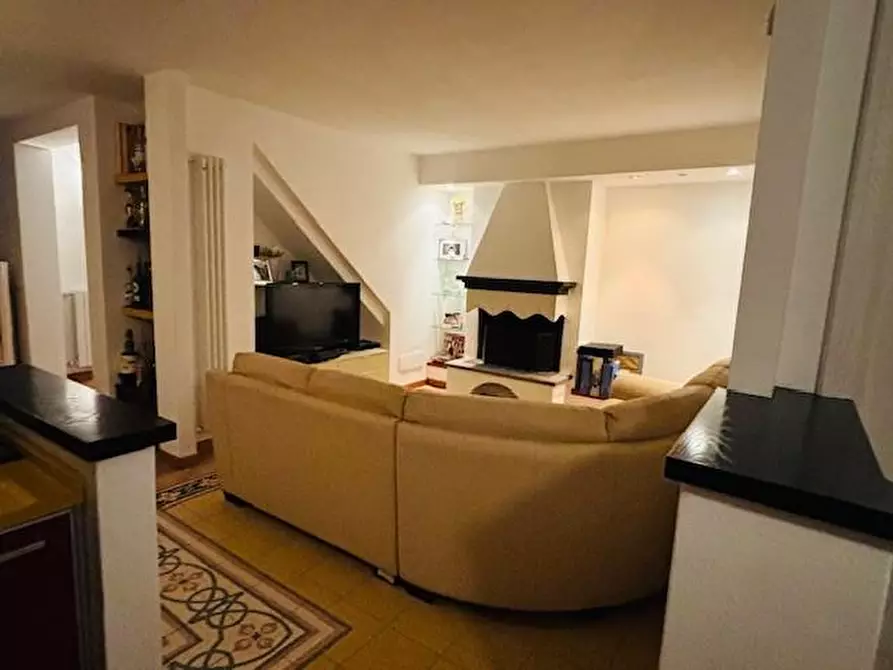 Immagine 22 di Casa bifamiliare in vendita  a Livorno