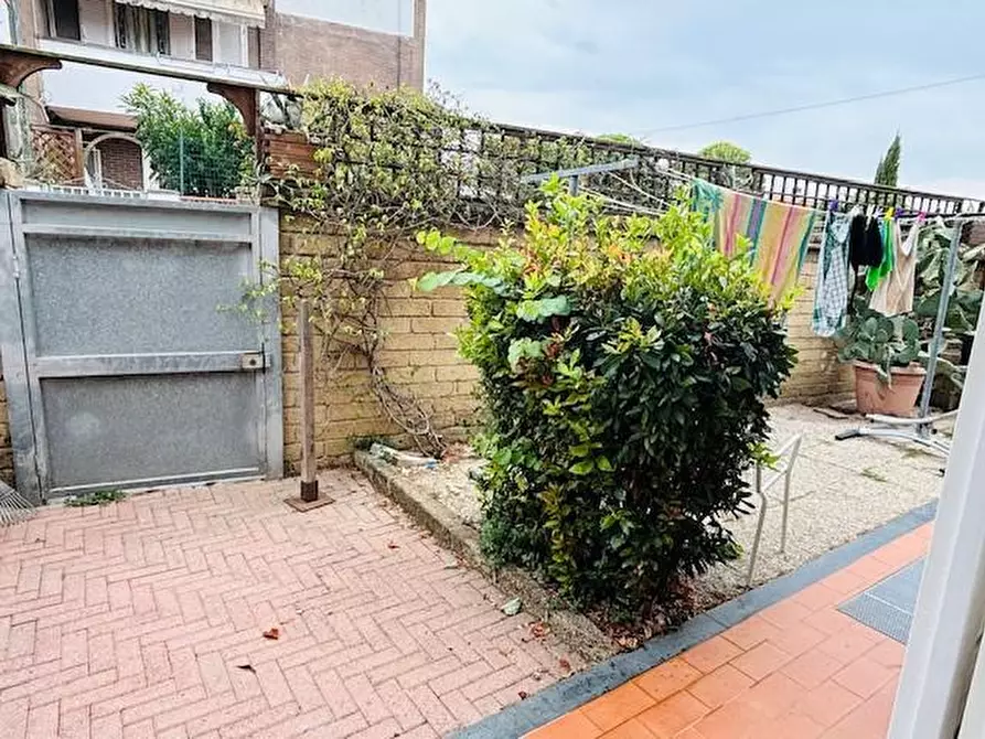 Immagine 20 di Casa bifamiliare in vendita  a Livorno