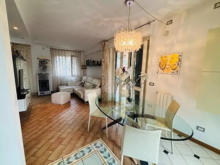 Immagine 5 di Casa bifamiliare in vendita  a Livorno