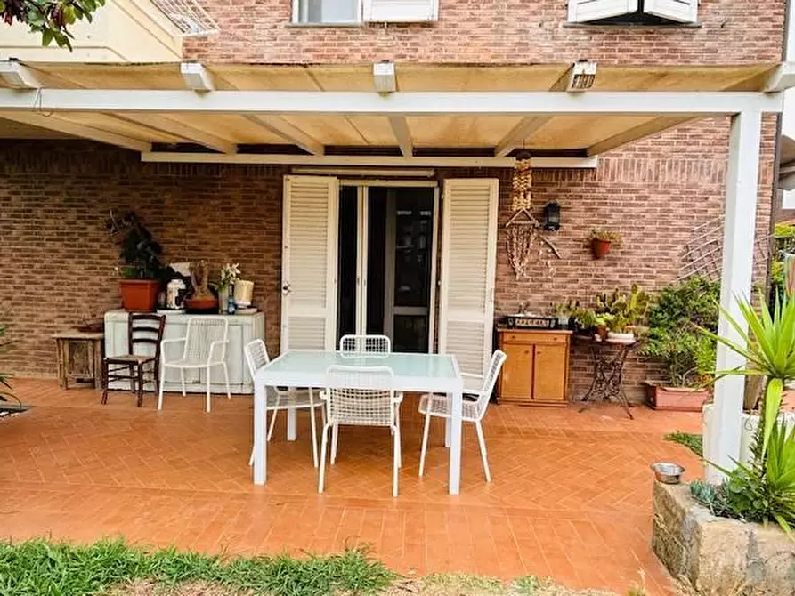 Immagine 13 di Casa bifamiliare in vendita  a Livorno