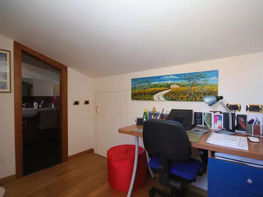 Immagine 13 di Appartamento in vendita  a Volterra