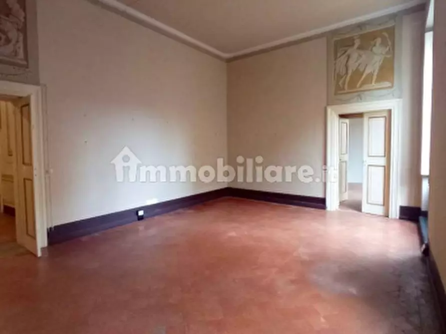 Immagine 2 di Ufficio in affitto  a Lucca