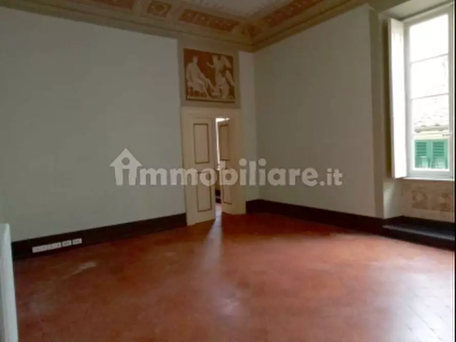 Immagine 3 di Ufficio in affitto  a Lucca