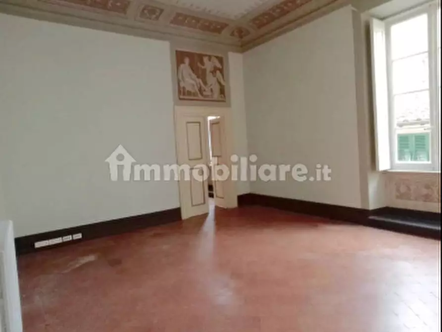 Immagine 5 di Ufficio in affitto  a Lucca