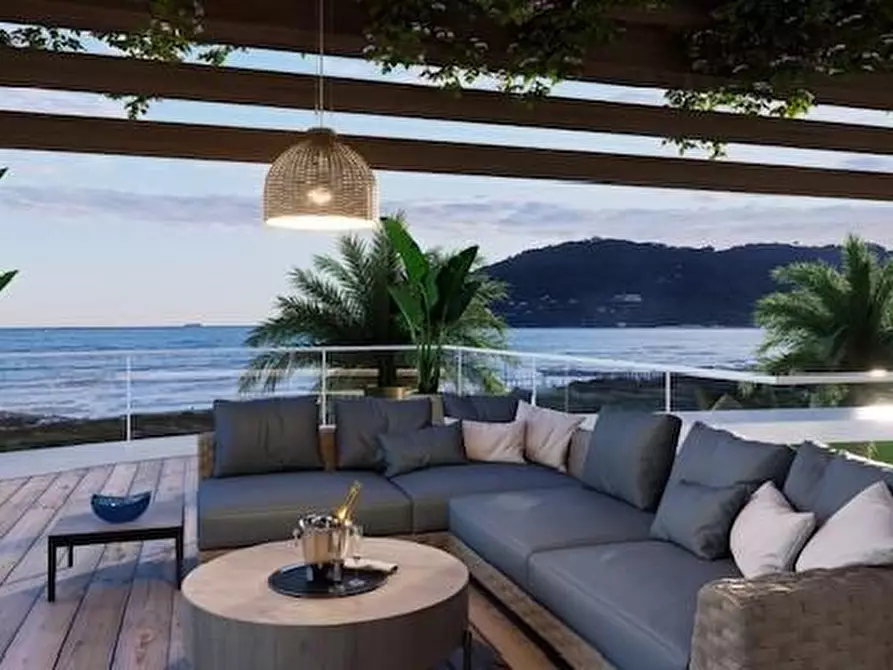 Immagine 4 di Appartamento in vendita  a Sarzana