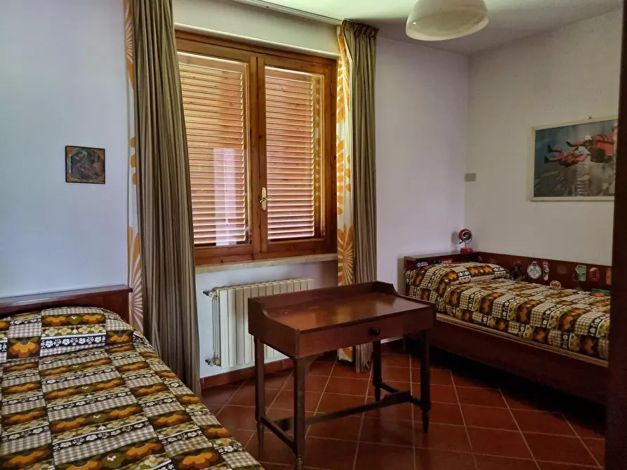 Immagine 23 di Villa in vendita  a Massa