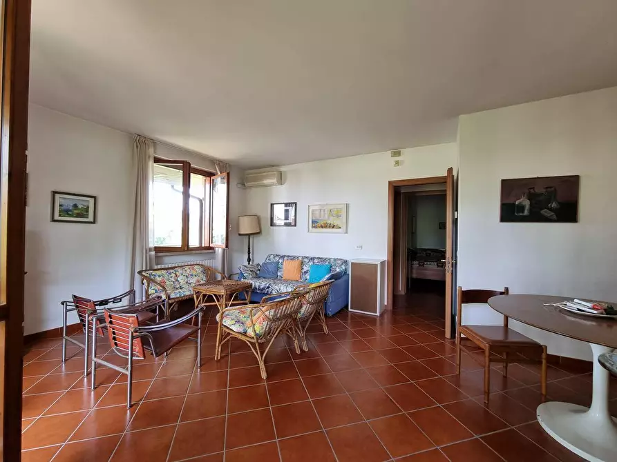 Immagine 21 di Villa in vendita  a Massa