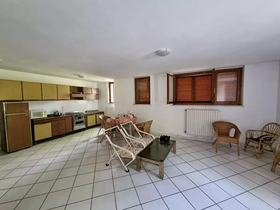 Immagine 33 di Villa in vendita  a Massa