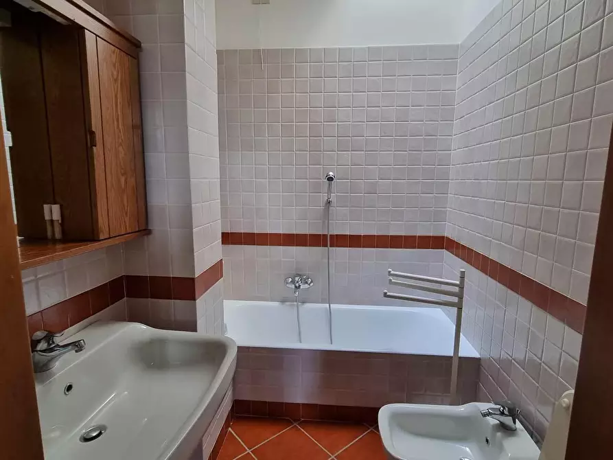 Immagine 24 di Villa in vendita  a Massa